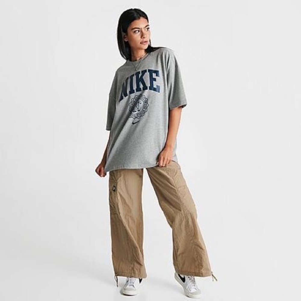 NWOT / Nike Women's Campus T-Shirt / Size S (4-6)